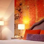 Hotel Friday