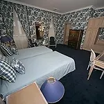 Friday Hotel 4*