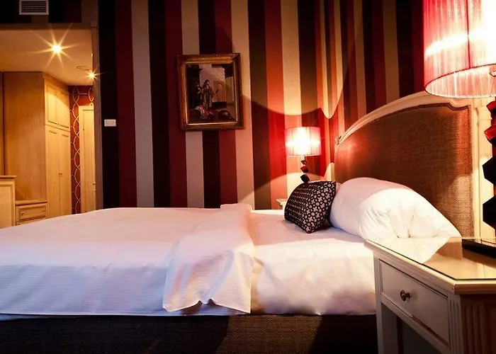 Ξενοδοχείο Friday 4*