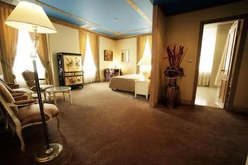 Ξενοδοχείο Friday 4*